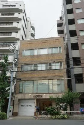 METビルの外観