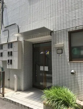 アセットデザインビルの外観