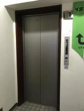 メインロードビルの外観