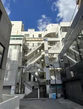 赤坂ライフフォーラムビルの外観