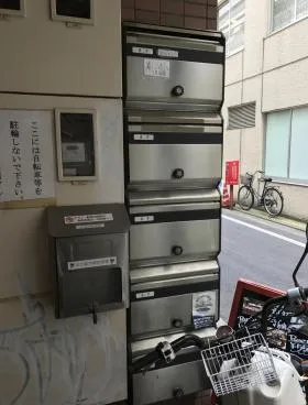 栄華ビルの外観