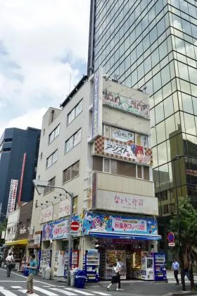 チチブ電機ビルの外観