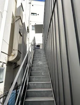 FLAGビルの外観