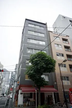 京橋プリズムビルの外観