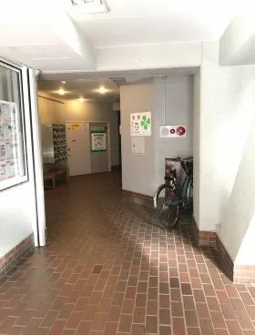 坂上マンションビルの外観