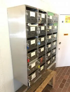 坂上マンションビルの外観