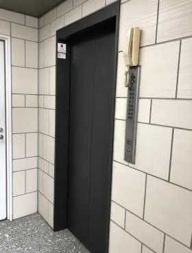 両国駅前ビルの外観
