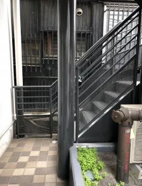 両国駅前ビルの外観