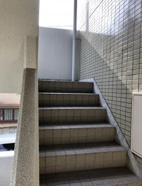 プレシャスビルの外観