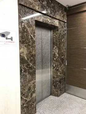 虎の門センタービルディングの外観