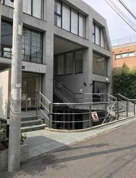 表参道OSAKI SQUAERビルの外観
