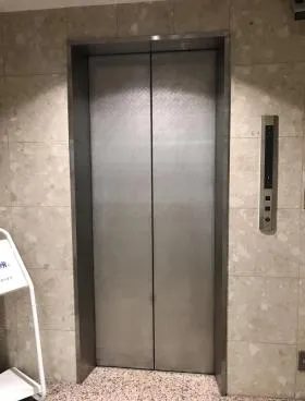 麹町インテリジェントビルの外観
