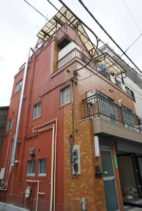 寿ビルの外観