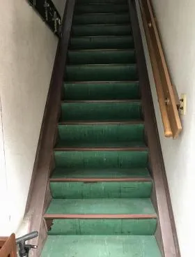 寿ビルの外観