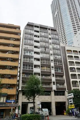 御苑フラワーマンションの外観