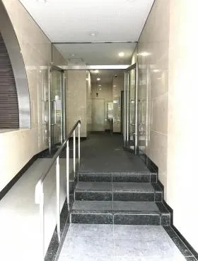 御苑フラワーマンションの外観