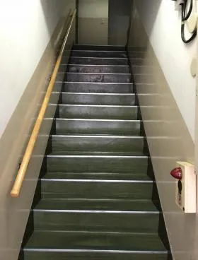 万葉ビルの外観