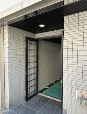 ルート麻布ビルの外観