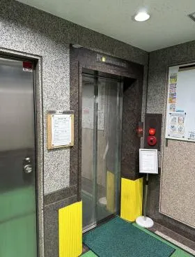 ルート麻布ビルの外観