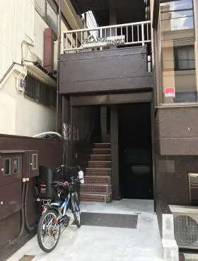PELANGI神宮ビルの外観