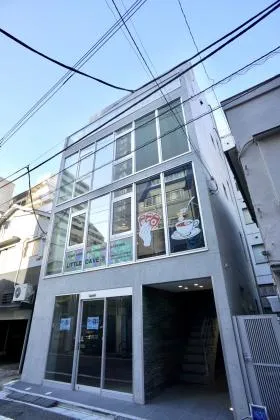 ネスト新宿御苑ビルの外観