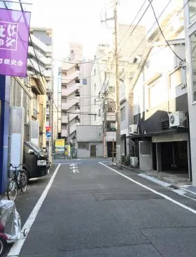 ネスト新宿御苑ビルの外観