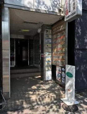 東京ライフビルの外観