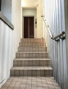 東京ライフビルの外観