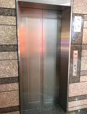 花川ビルの外観