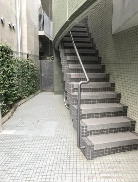 蒼鷹社ビルの外観
