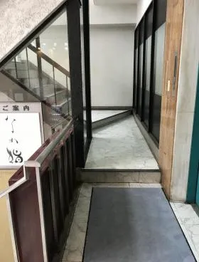 黛ビルの外観