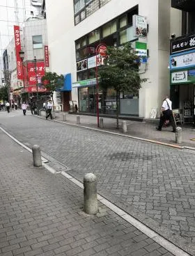 黛ビルの外観