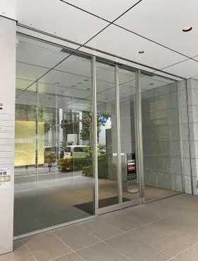 PMO東新橋ビルの外観