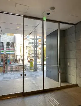 PMO新宿御苑前ビルの外観
