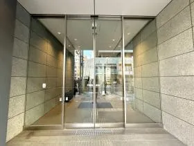 PMO新宿御苑前ビルの外観