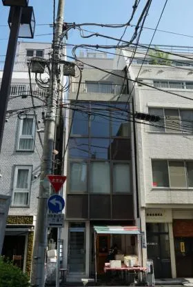 パーク虎の門ビルの外観