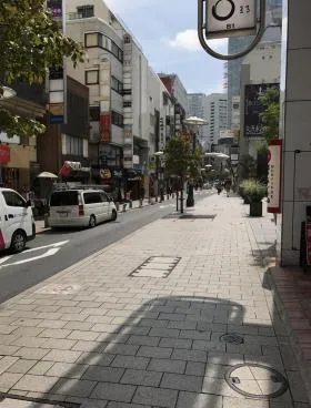 ヤブタビルの外観