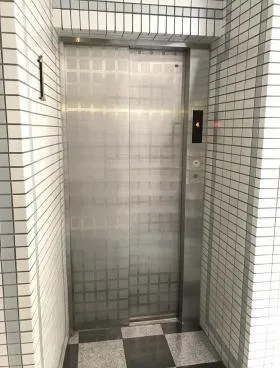 佐伯ビルの外観