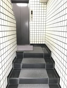第5栄ビルの外観