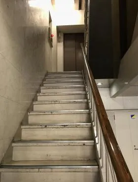 アライビルの外観