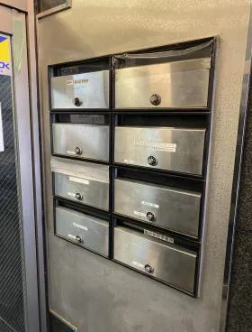 レオロックビルの外観