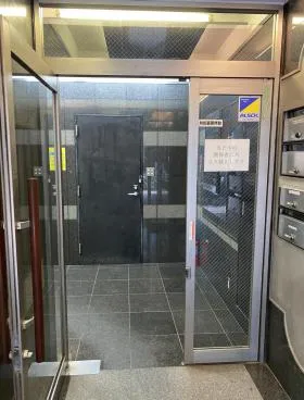 レオロックビルの外観
