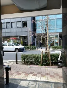 レオロックビルの外観