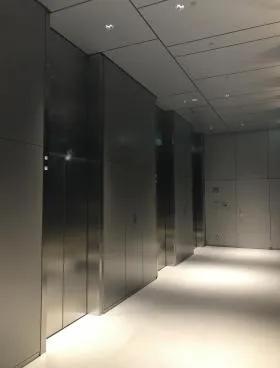 A-PLACE新橋駅前ビルの外観