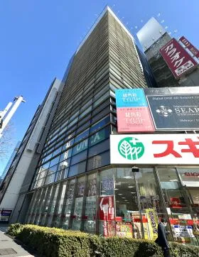 A-PLACE新橋駅前ビルの外観