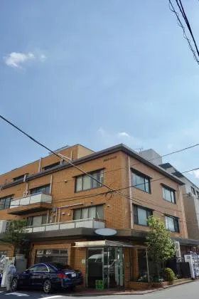 日本パーティビルの外観