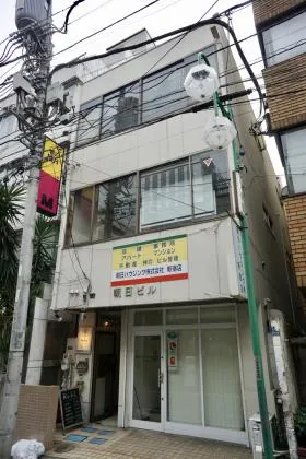 朝日ビルの外観