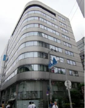 カーニープレイス本町ビルの外観