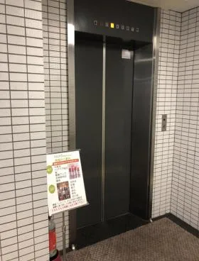 オザワビルの外観