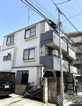 上原佐藤邸ビルの外観